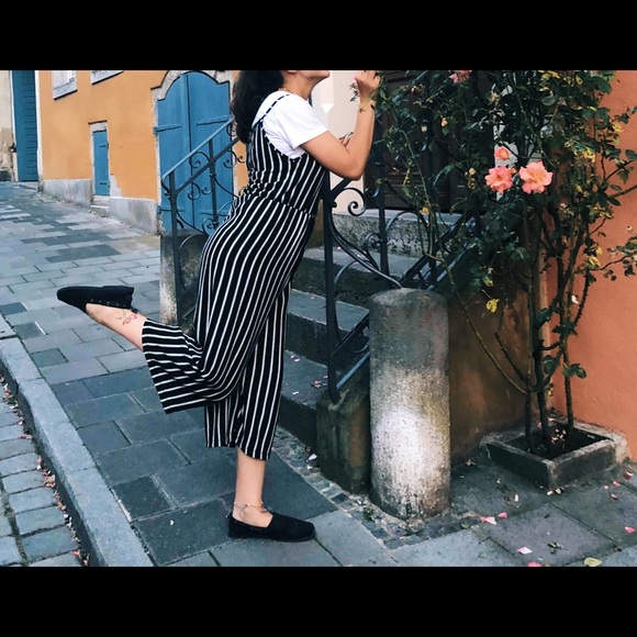 🖤Black and White Striped Romper🖤 - Picture 3 of 3